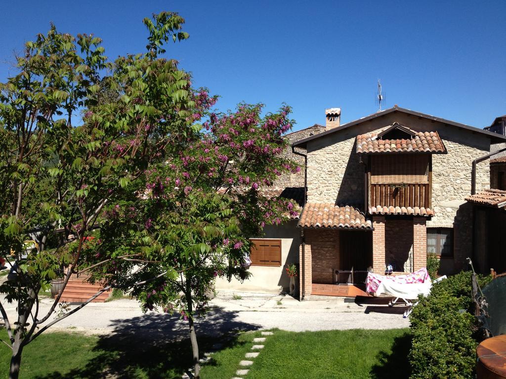 Il Fienile Villa Barete Екстериор снимка